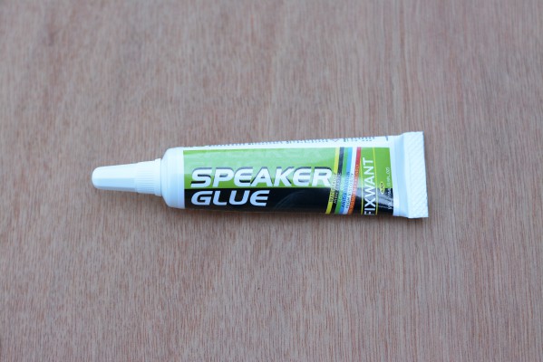 Купить Клей для ремонта динамиков черный 15 мл detaluhi.ho.ua Интернет магазин в Каменец-Подольском, устройства, радиодетали, интсрументы.