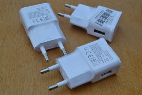 Купить Зарядное устройство от 1xUSB порта 5В 1А - белый detaluhi.ho.ua Интернет магазин в Каменец-Подольском, устройства, радиодетали, интсрументы.