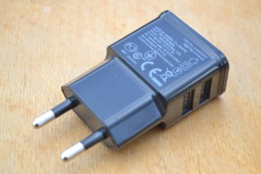 Купить Зарядное устройство от 2xUSB порта 5В 1А - черный detaluhi.ho.ua Интернет магазин в Каменец-Подольском, устройства, радиодетали, интсрументы.