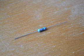 Купить Постоянные резисторы 0.5 Вт, 4.7 кОм detaluhi.ho.ua Интернет магазин в Каменец-Подольском, устройства, радиодетали, интсрументы.